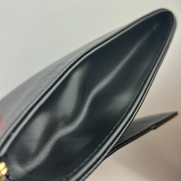 Louis Vuitton, Clutch bag Jena Black Epi - Picture 15 of 17
